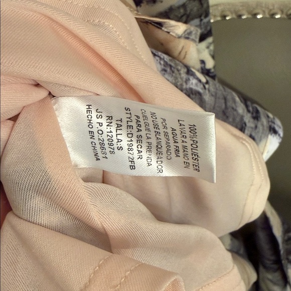 Elegant Abstract Print Dress size small - Picture 3 of 5